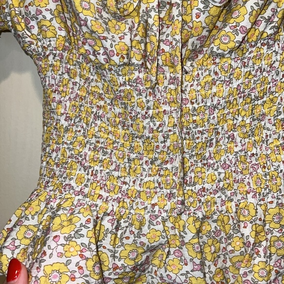 Ditsy Floral Cropped Puff Sleeve Smocked Top - Picture 3 of 5